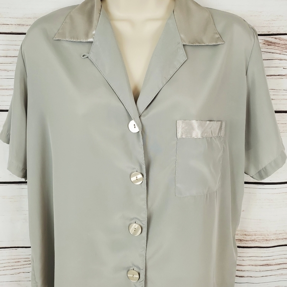 Victoria's Secret | Sage Green Button  Top - Picture 2 of 7